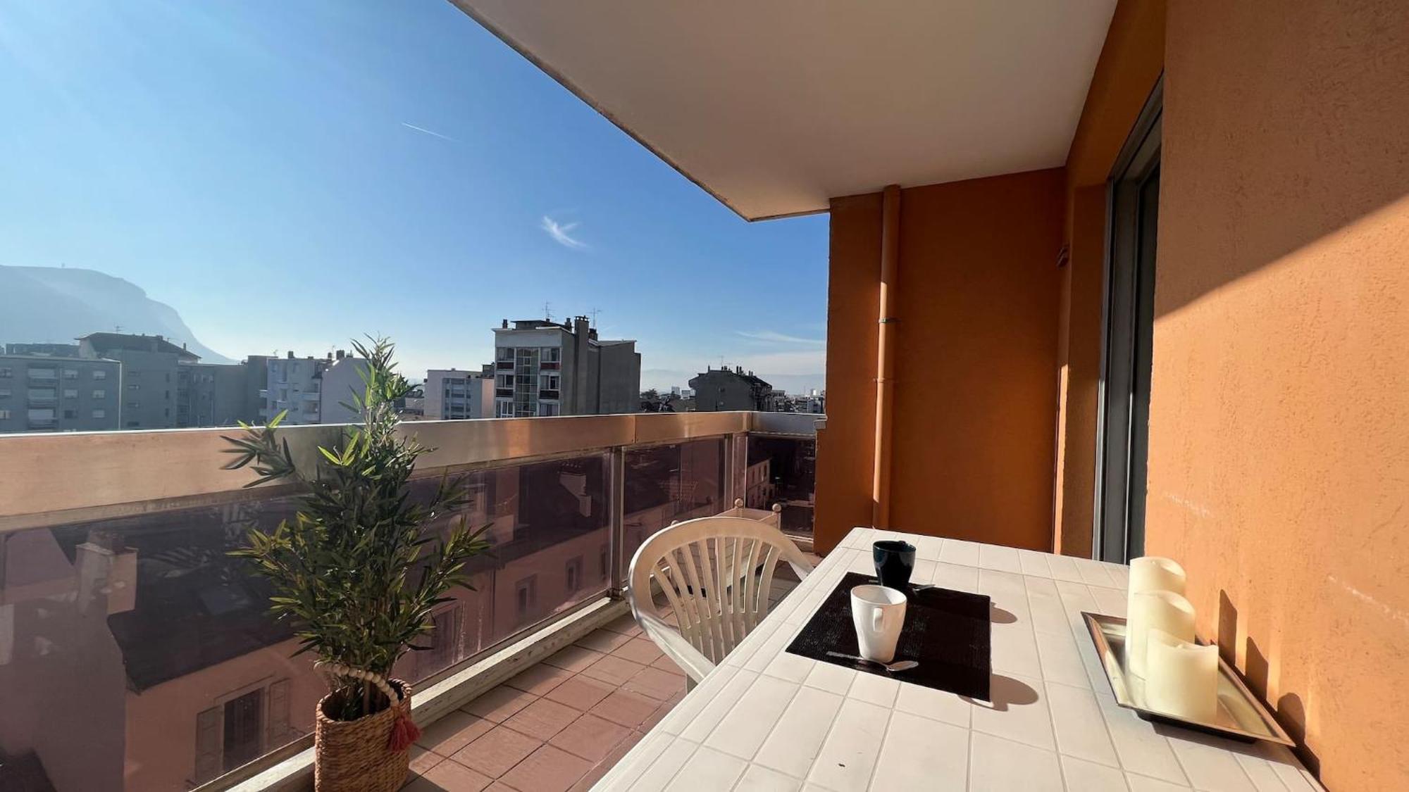 Homey Vintage - Hypercentre - Proche Gare Et Tram - Terrasse Privee - Wifi Gratuit Apartment *