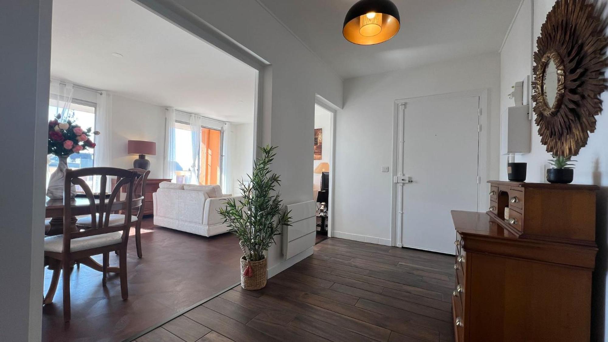 Homey Vintage - Hypercentre - Proche Gare Et Tram - Terrasse Privee - Wifi Gratuit Annemasse