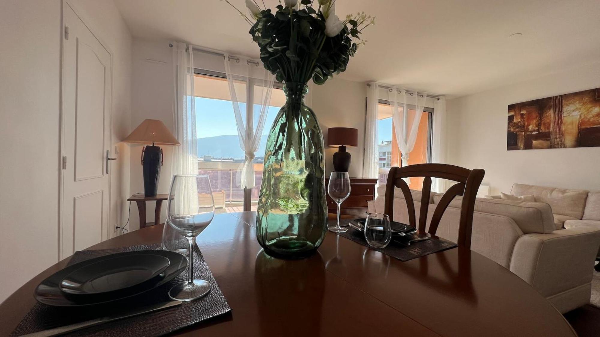 Homey Vintage - Hypercentre - Proche Gare Et Tram - Terrasse Privee - Wifi Gratuit Apartment *